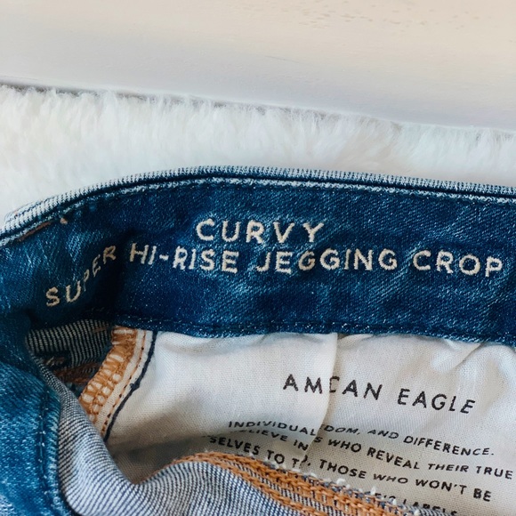 AE | NE(X)T Level Patched Curvy Super High-Waisted Denim Jeans - Picture 5 of 6